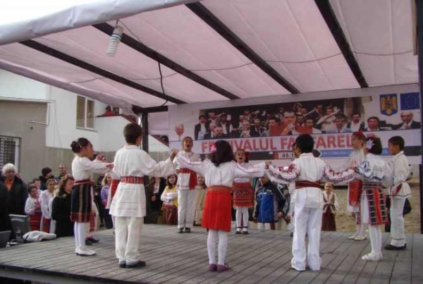 Festivalul fanfarelor de la Cozmesti - foto 4