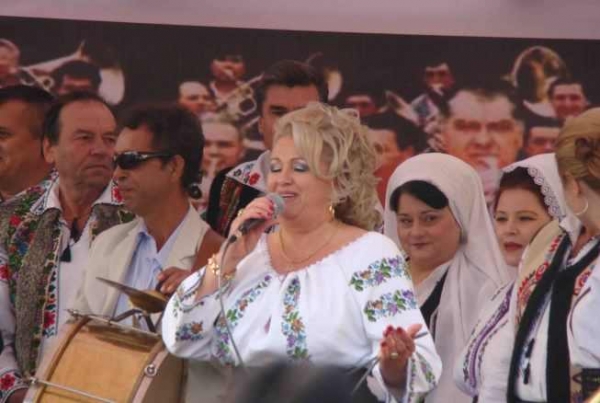 Festivalul fanfarelor de la Cozmești - foto 6